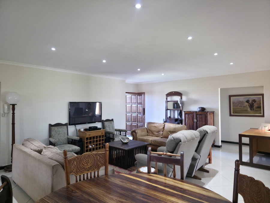 3 Bedroom Property for Sale in Wavecrest Eastern Cape